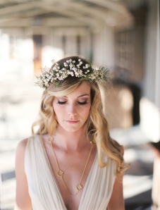 These beachy waves are a perfect example of an informal wedding hairstyle. Think a bohemian themed wedding, a beach ceremony, or a garden party wedding. 
